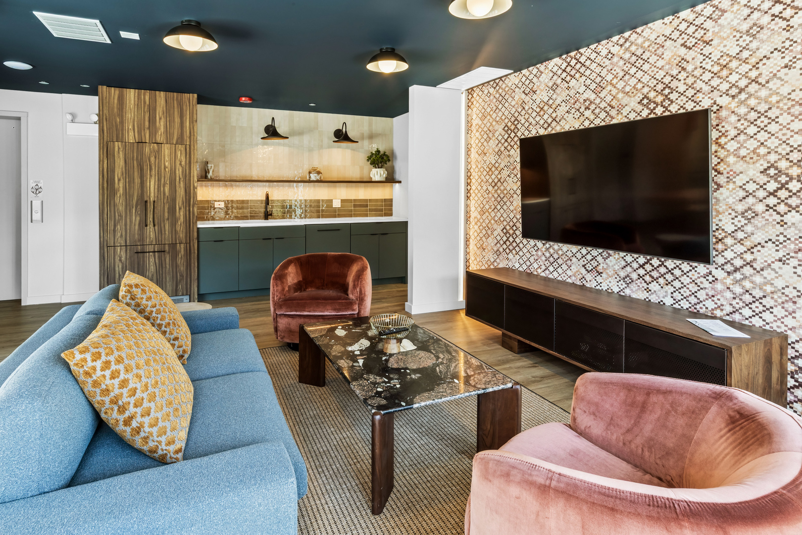 1550 W Monroe Street 306