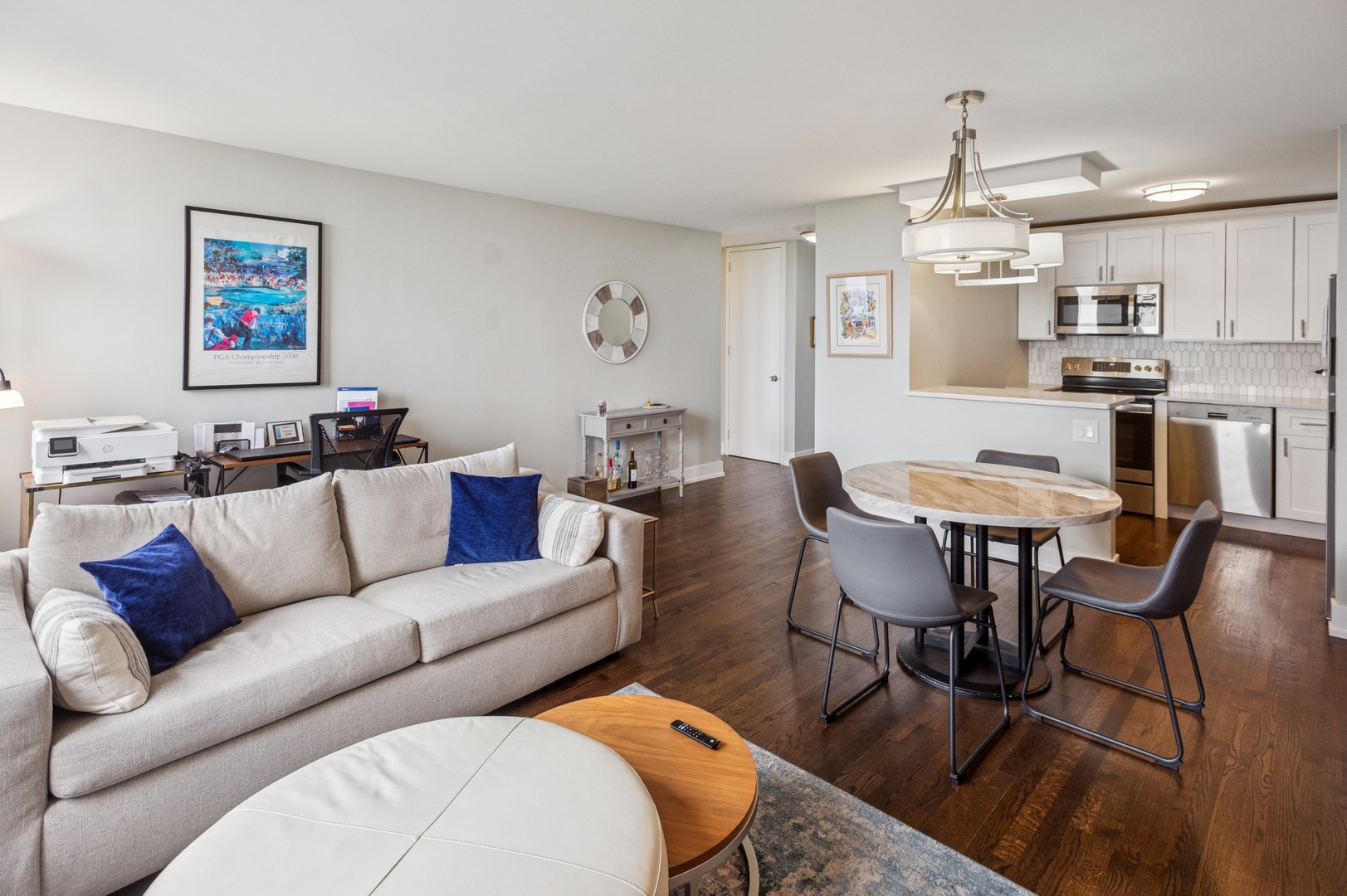 2626 N Lakeview Avenue 805