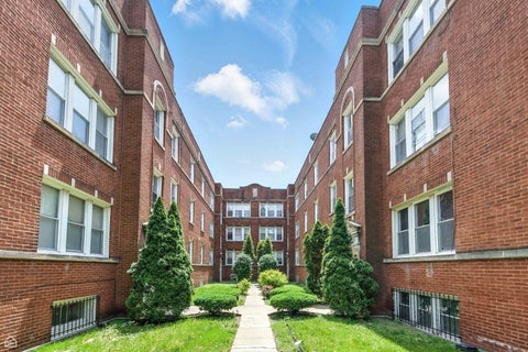 Photo of 1301 E 71st Place #3S, Chicago, IL 60619 (MLS # 12739579)