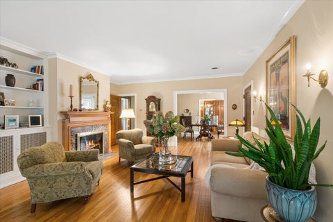 Tiny photo for 310 N Delaplaine Road, Riverside, IL 60546 (MLS # 12774031)