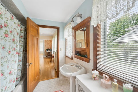 Tiny photo for 310 N Delaplaine Road, Riverside, IL 60546 (MLS # 12774031)