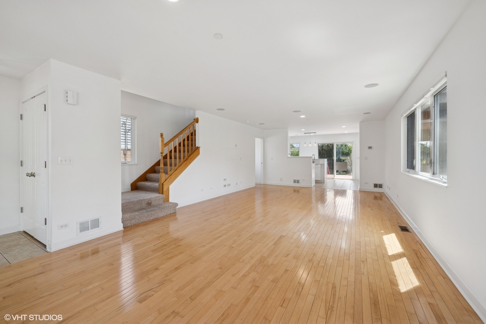877 Hollywood Avenue
