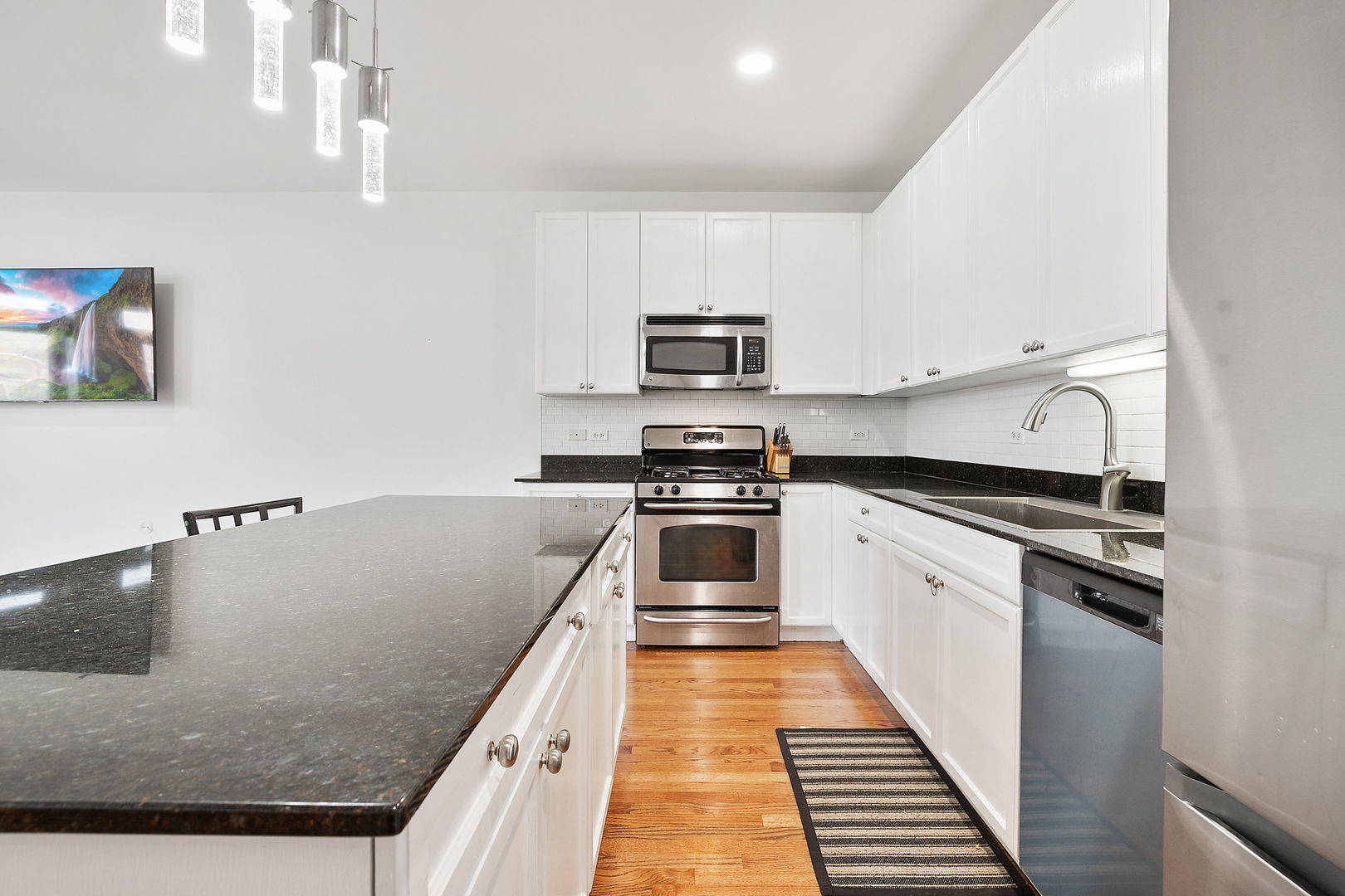 1421 S Halsted Street 3A