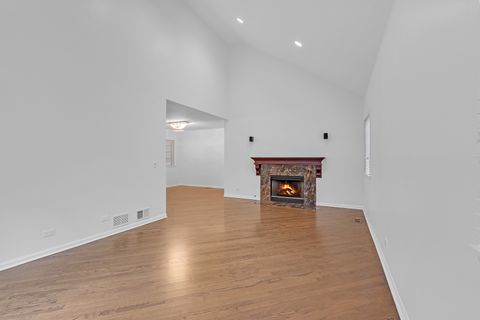 Tiny photo for 141 Manchester Court, Buffalo Grove, IL 60089 (MLS # 12609456)