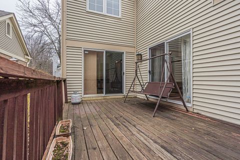 Tiny photo for 141 Manchester Court, Buffalo Grove, IL 60089 (MLS # 12609456)