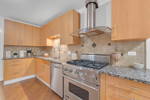 Tiny photo for 141 Manchester Court, Buffalo Grove, IL 60089 (MLS # 12609456)