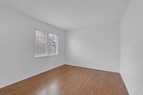 Tiny photo for 141 Manchester Court, Buffalo Grove, IL 60089 (MLS # 12609456)