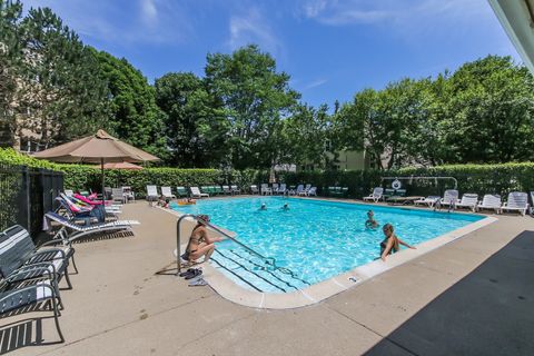 Tiny photo for 141 Manchester Court, Buffalo Grove, IL 60089 (MLS # 12609456)