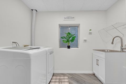 Tiny photo for 141 Manchester Court, Buffalo Grove, IL 60089 (MLS # 12609456)