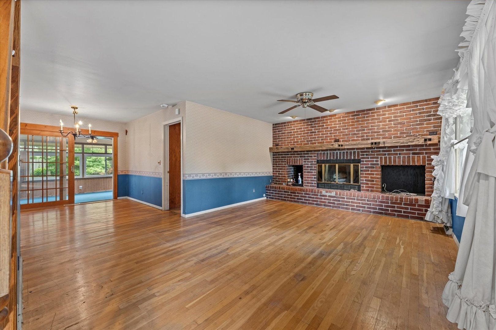1606 Dobbins Drive