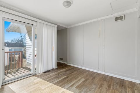 Tiny photo for 1117 Mississippi Boulevard, Bettendorf, IA 52722 (MLS # 12559303)