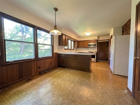 Tiny photo for 1009 Anne Road, Naperville, IL 60540 (MLS # 12598299)