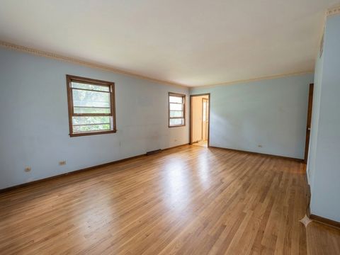 Tiny photo for 1009 Anne Road, Naperville, IL 60540 (MLS # 12598299)