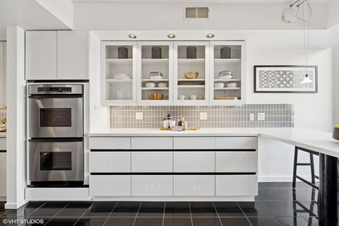 Tiny photo for 2314 N Lincoln Park West Park #8-9S, Chicago, IL 60614 (MLS # 12463093)