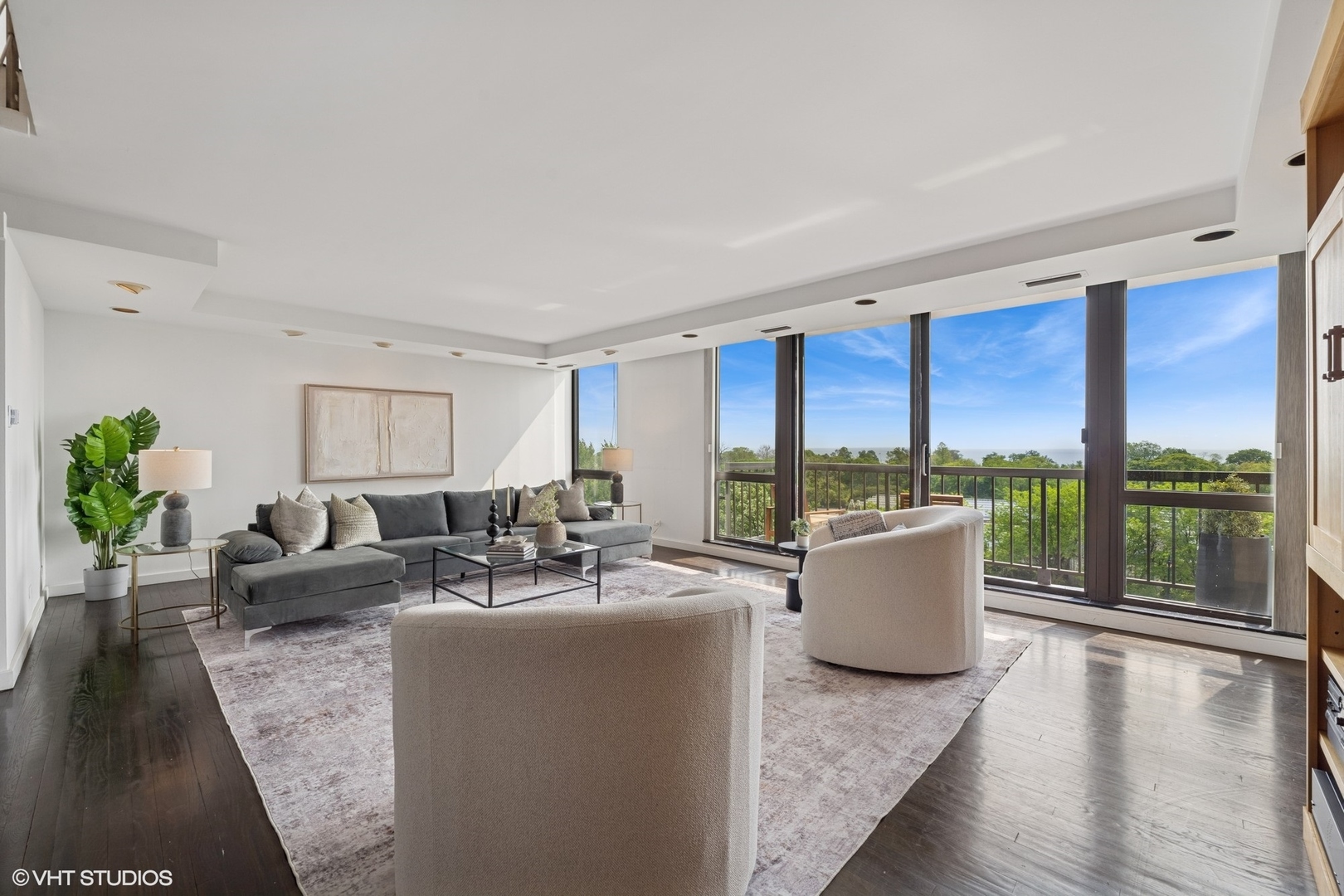 2314 N Lincoln Park West 8-9S