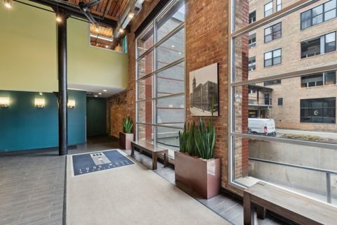 Tiny photo for 1000 W Washington Boulevard #137, Chicago, IL 60607 (MLS # 12523852)