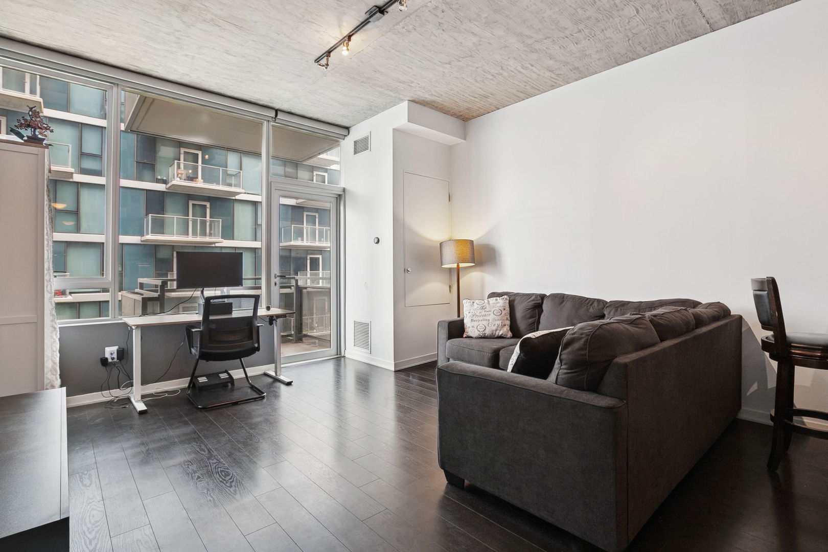 1345 S Wabash Avenue 906