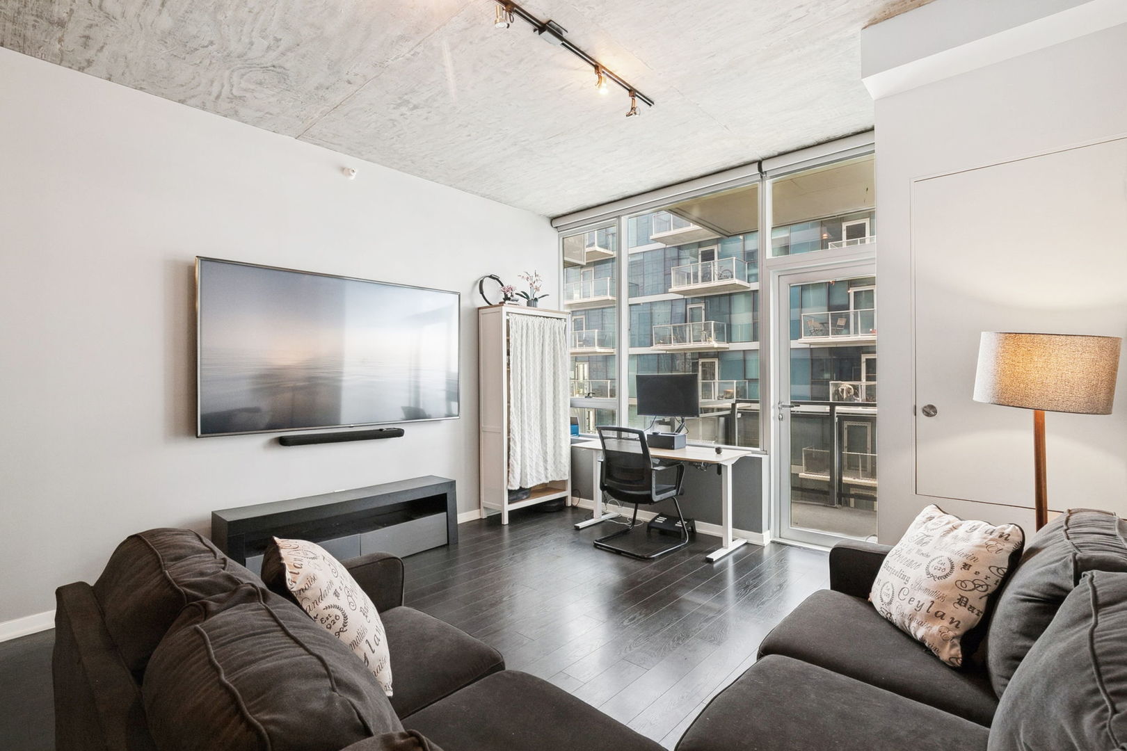 1345 S Wabash Avenue 906