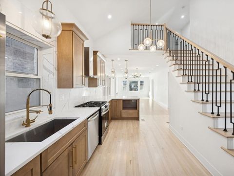 Tiny photo for 5542 W Byron Street, Chicago, IL 60641 (MLS # 12490920)