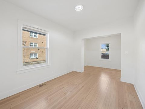 Tiny photo for 5542 W Byron Street, Chicago, IL 60641 (MLS # 12490920)