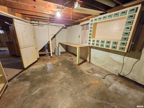 Tiny photo for 10 PARK LANE Avenue, Centralia, IL 62801 (MLS # EB460730)