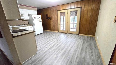 Tiny photo for 10 PARK LANE Avenue, Centralia, IL 62801 (MLS # EB460730)