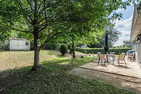 Tiny photo for 1438 Maple Ridge Court, Carol Stream, IL 60188 (MLS # 12623950)