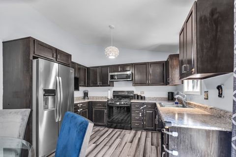 Tiny photo for 1438 Maple Ridge Court, Carol Stream, IL 60188 (MLS # 12623950)