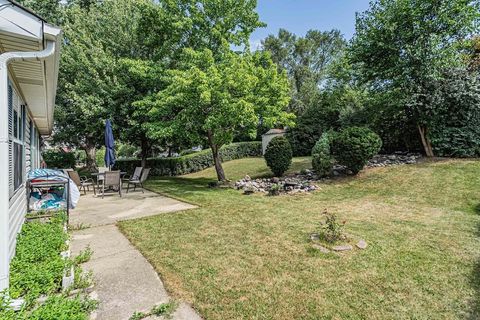 Tiny photo for 1438 Maple Ridge Court, Carol Stream, IL 60188 (MLS # 12623950)