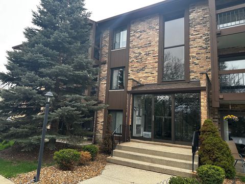Photo of 7505 175th Street #122, Tinley Park, IL 60477 (MLS # 12635490)