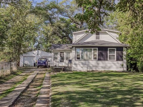 Photo of 1428 Ardmore Drive, Round Lake Beach, IL 60073 (MLS # 12503676)