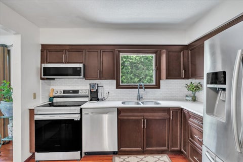 Tiny photo for 2308 Queens Court, Bettendorf, IA 52722 (MLS # 12692326)