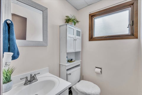 Tiny photo for 2308 Queens Court, Bettendorf, IA 52722 (MLS # 12692326)