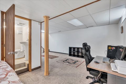 Tiny photo for 2308 Queens Court, Bettendorf, IA 52722 (MLS # 12692326)