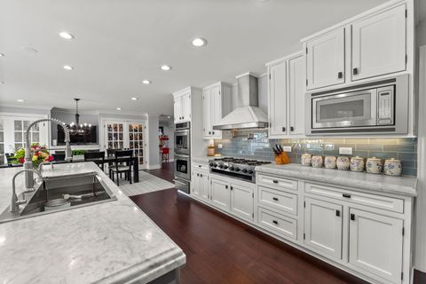 Tiny photo for 620 W Old Elm Road, Lake Forest, IL 60045 (MLS # 12531506)