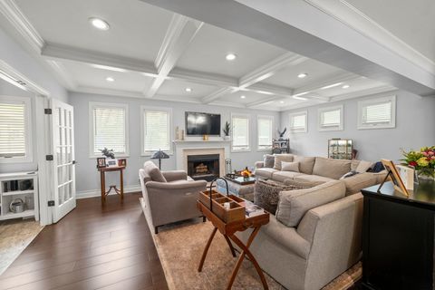 Tiny photo for 620 W Old Elm Road, Lake Forest, IL 60045 (MLS # 12531506)