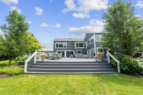 Tiny photo for 620 W Old Elm Road, Lake Forest, IL 60045 (MLS # 12531506)