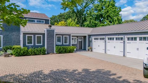 Tiny photo for 620 W Old Elm Road, Lake Forest, IL 60045 (MLS # 12531506)