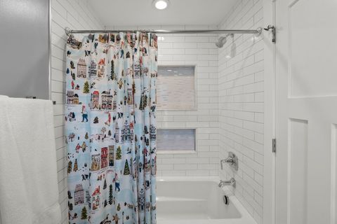 Tiny photo for 620 W Old Elm Road, Lake Forest, IL 60045 (MLS # 12531506)