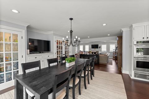 Tiny photo for 620 W Old Elm Road, Lake Forest, IL 60045 (MLS # 12531506)