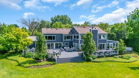 Tiny photo for 620 W Old Elm Road, Lake Forest, IL 60045 (MLS # 12531506)