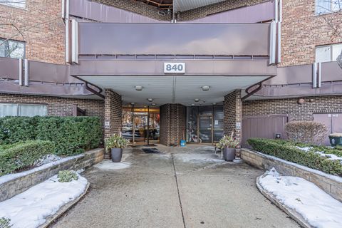 Tiny photo for 840 Wellington Avenue #108, Elk Grove Village, IL 60007 (MLS # 12565201)