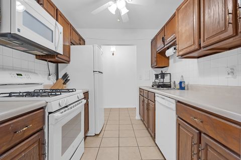 Tiny photo for 840 Wellington Avenue #108, Elk Grove Village, IL 60007 (MLS # 12565201)