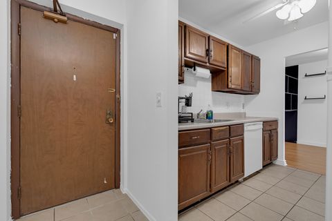 Tiny photo for 840 Wellington Avenue #108, Elk Grove Village, IL 60007 (MLS # 12565201)