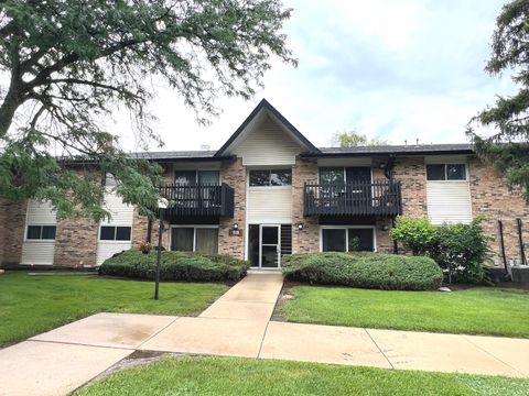 Tiny photo for 5B Kingery Quarter #107, Willowbrook, IL 60527 (MLS # 12480958)