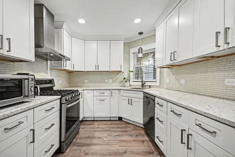 Tiny photo for 850 Spring Creek Court, Elk Grove Village, IL 60007 (MLS # 12620878)