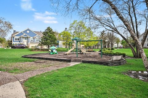 Tiny photo for 850 Spring Creek Court, Elk Grove Village, IL 60007 (MLS # 12620878)