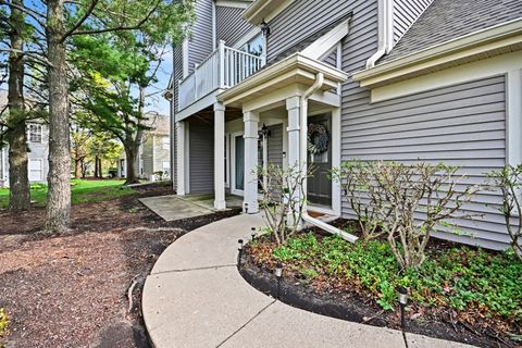 Tiny photo for 850 Spring Creek Court, Elk Grove Village, IL 60007 (MLS # 12620878)