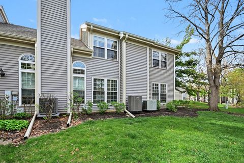 Tiny photo for 850 Spring Creek Court, Elk Grove Village, IL 60007 (MLS # 12620878)