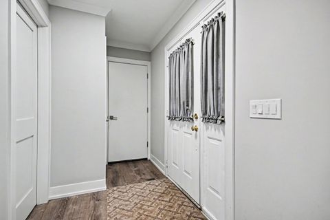 Tiny photo for 850 Spring Creek Court, Elk Grove Village, IL 60007 (MLS # 12620878)